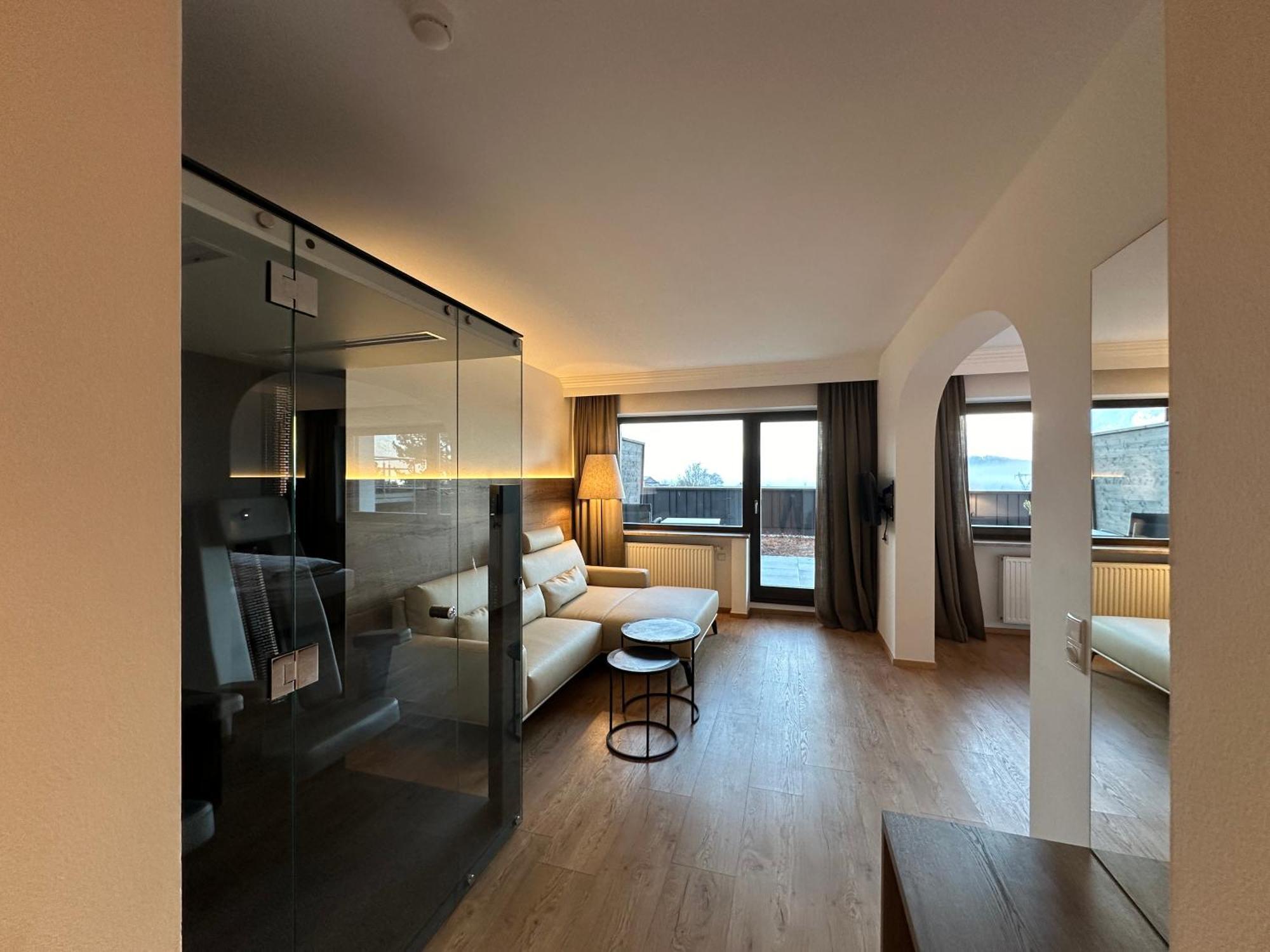 Royal Hotel Hinterhuber Рисконе Екстериор снимка