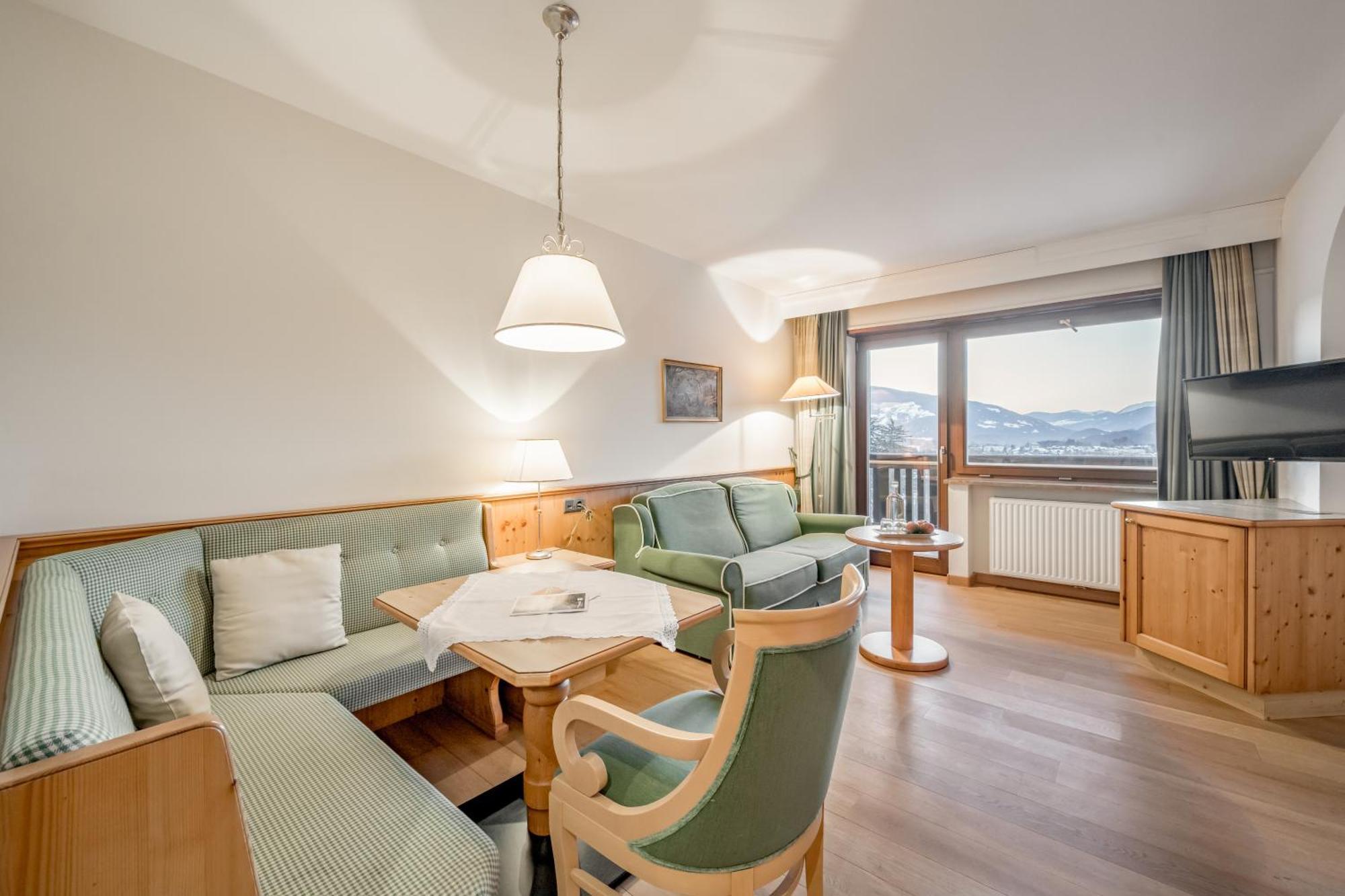 Royal Hotel Hinterhuber Рисконе Екстериор снимка
